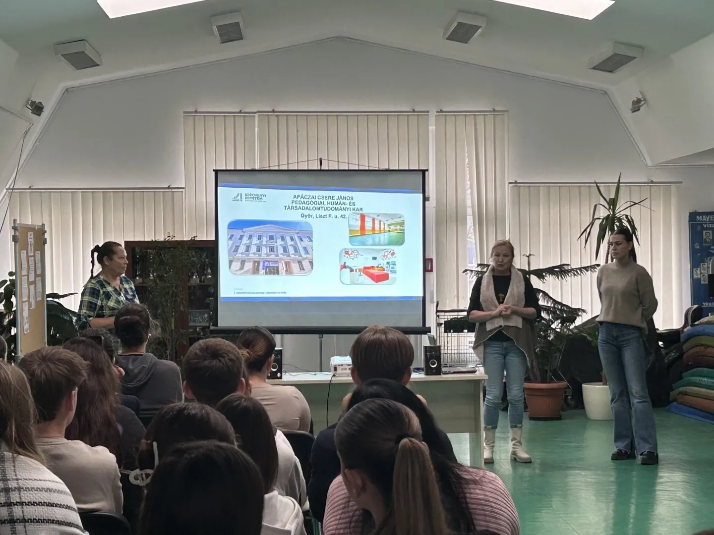 Széchenyi István Egyetem Apáczai Karának pályaorientációs tájékoztatója 1.webp